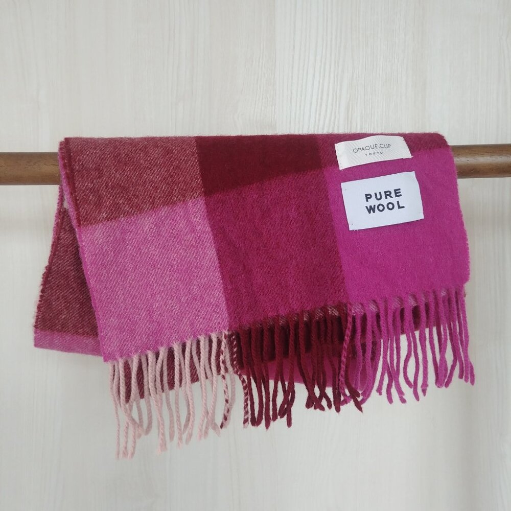 Opaque Clip Tokyo pure wool pink plaid scarf with fringe - Picture 5 of 7